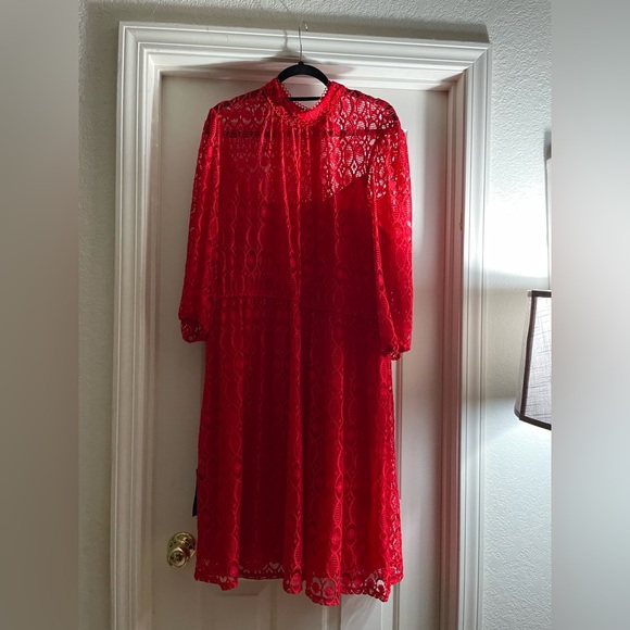 Red dress - Picture 7 of 7